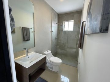 CASA EN VENTA por avenida concordia y santo domingo APODACA