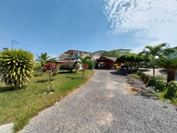 Puerto Cayo - Dream Villa: Se Vende Casa Cerca del Mar en Puerto Cayo