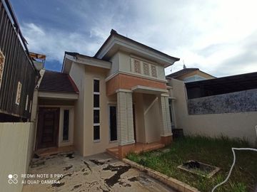 Rumah Nyaman di Cluster Aralia Harapan Indah Bekasi