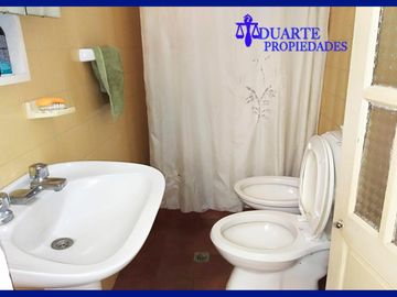 CASA PARA REFACCIONAR Y/O CONSTRUIR  AE 26, TERRENO PROPIO EN ESQUINA.