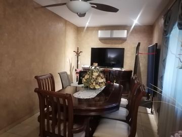 CASA EN VENTA EN COL.CUMBRES 6 SECTOR