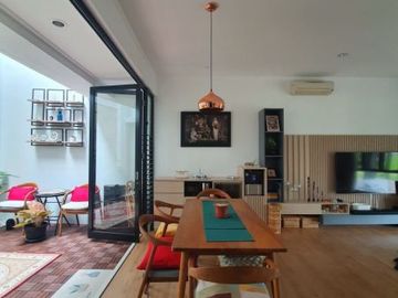 Rumah Cantik Fully Furnished Di Sektor 9 Discovery Bintaro 6811