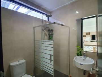 Rumah Cantik Fully Furnished Di Sektor 9 Discovery Bintaro 6811