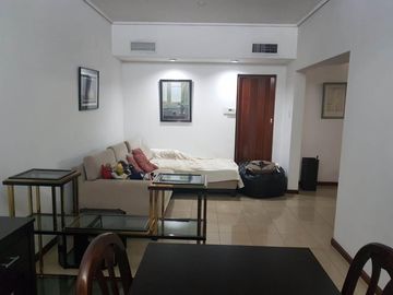 Excelente Casa De 5 Ambientes Con Fondo Parquizado En Liniers