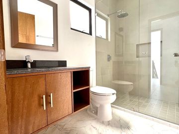 Venta de Casa en Coto Privado 3 Real Hacienda en Colima con Terraza y Alberca
