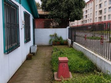 Casa en venta de 3 dorm, muy cerca Hospital Herminda Martin
