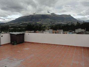 Venta de casa en Cotacachi, centro