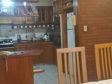 Propiedad con Local + depto
