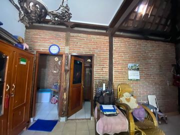 Dijual Tanah Bonus Bangunan Barat Pasar Gentan Jakal km 10