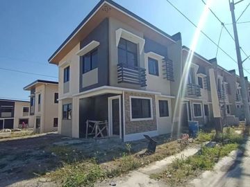 Hous3 and lot for sale near tagaytay