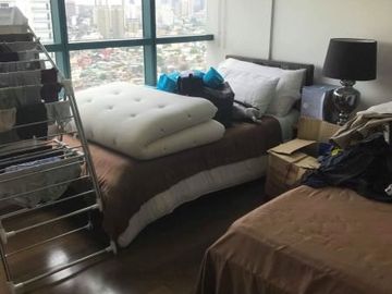 Condominium 2BR/2 Bedrooms Condo for Sale in Edades Tower and Garden Villas Rockwell Center Makati
