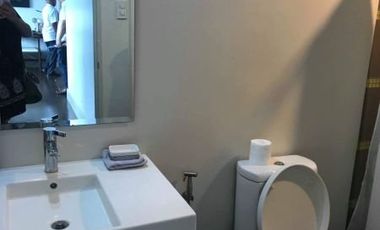 Condominium 2BR/2 Bedrooms Condo for Sale in Edades Tower and Garden Villas Rockwell Center Makati