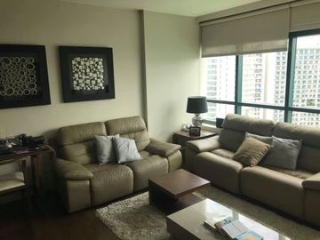 Condominium 2BR/2 Bedrooms Condo for Sale in Edades Tower and Garden Villas Rockwell Center Makati