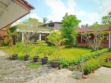 Rumah Luas Sejuk Konsep Jawa Joglo dan Kolam Renang