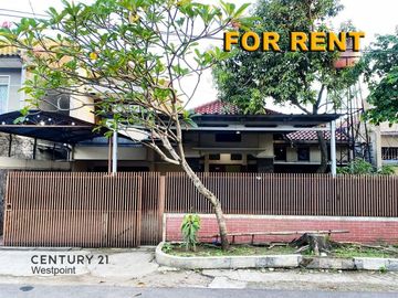 Di Sewakan Rumah Strategis 4 Kamar Cocok Untuk Kantor di Jl. Turangga Bandung