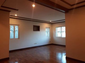 Spacious House with 3 Bedroom for RENT in Angeles City