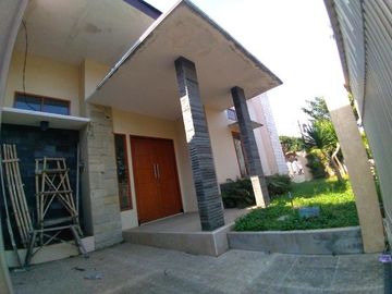 Rumah Hook Baru 2 Lantai Luas 209 di Taman Sulfat Malang