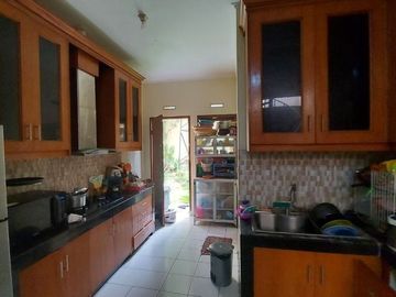 RUMAH ASRI NYAMAN DI CIGADUNG CIBEUNYING HEGAR, BANDUNG. 5 MENIT KE TUBAGUS ISMAIL DAN DAGO RESORT. .