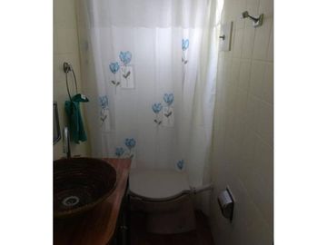 CHALET 5 AMPLIOS AMBIENTES CON EXTENSO PARQUE