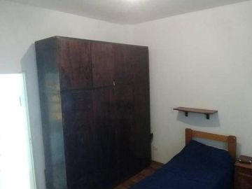 CHALET 5 AMPLIOS AMBIENTES CON EXTENSO PARQUE