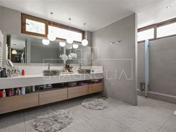 Casa en venta de 5 dorm. en Colina