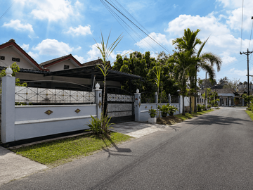 Rumah Furnish Siap Huni Di Pinggir Jalan Sleman Utara