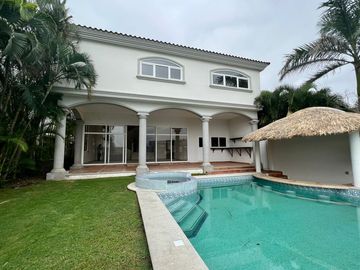 CASA EN VENTA EN EL DORADO AL LADO DEL RO | ARLETTE FLORES