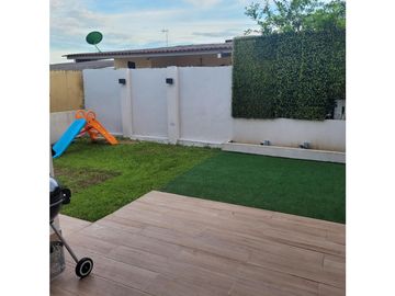 SE VENDE CASA EN ALTOS PRADERAS DE SAN ANTONIO 300 M2
