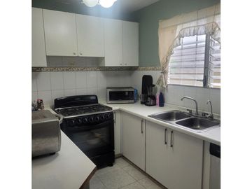 SE VENDE CASA EN ALTOS PRADERAS DE SAN ANTONIO 300 M2
