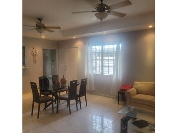 SE VENDE CASA EN ALTOS PRADERAS DE SAN ANTONIO 300 M2