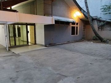Disewakan Gudang di Holis Cocok untuk Usaha