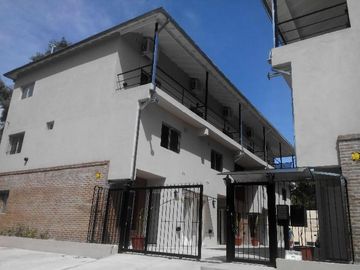 MONOAMBIENTE CON PATIO EN PLANTA BAJA , COMPLEJO CON PISCINA . TACUARI 255 TIGRE. NO PAGA EXPENSAS , NI ABL