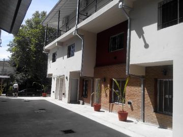 MONOAMBIENTE CON PATIO EN PLANTA BAJA , COMPLEJO CON PISCINA . TACUARI 255 TIGRE. NO PAGA EXPENSAS , NI ABL