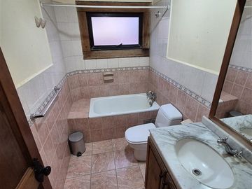 Casa en venta de 5 dorm. en Los Angeles