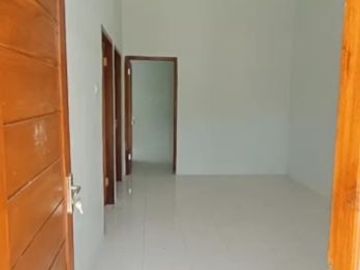 RUMAH MURAH TERLARIS DESAIN MEWAH DALAM CLUSTER RAMAI !