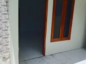 RUMAH MURAH TERLARIS DESAIN MEWAH DALAM CLUSTER RAMAI !
