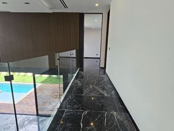 Casa de 5 recamaras una de ellas en PLANTA BAJA en Yucatán Country Club