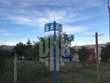 CASA EN VENTA CON GRAN PARQUE EN CARLOS PAZ. BARRIO CERRADO LAGO AZUL. VISTA PANORAMICA