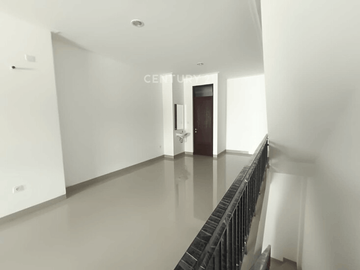 Ruko Strategis Di Osaka PIK 2 3 Lantai  Rooftop Harga Menarik