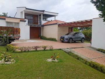 VENTA de CASAS en PEREIRA