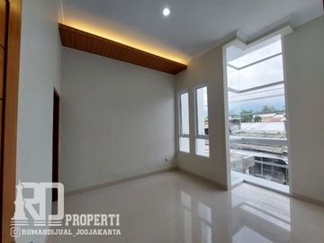Rumah Mewah Premium Jalan Tajem dekat Budi Mulia Maguwoharjo