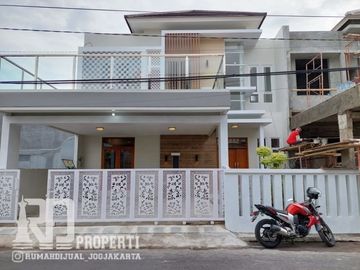 Rumah Mewah Premium Jalan Tajem dekat Budi Mulia Maguwoharjo