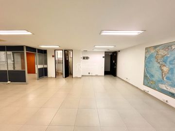 oficina en arriendo en milla de oro. Cod A777239