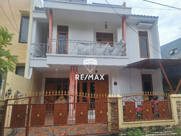 Dijual Rumah Strategis Jakarta Timur – 5+1 KT, Asri & Siap Huni di Duren Sawit