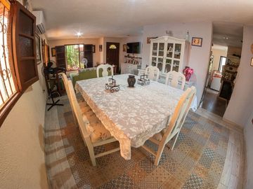 CASA EN VENTA MERIDA  F-2115 $12,000,000  4 RC.  COL. MAYA