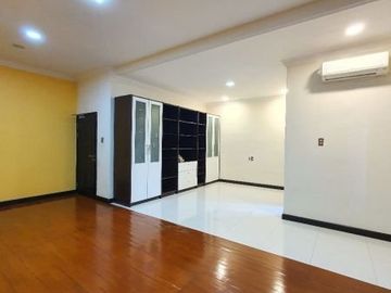 Villa Jalan Sultan Hasanuddin (dekat Jalan Iskandar Muda) Medan