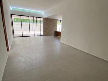 Casa en venta una planta Mérida Yucatán, Privada Rocío Country Living