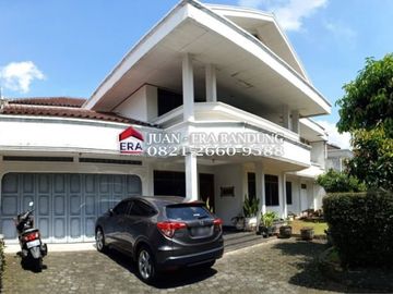 Rumah mewah dekat Mall Setrasari & Sutami