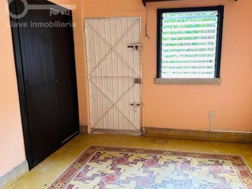 Venta de Casa de 2 niveles y 3 habitaciones en calle Zamora, Col. Centro, Coatzacoalcos, Ver.