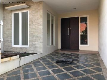 Rumah NEW di Dukuh Kupang, Strategis
